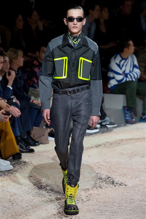 louis vuitton men's collection 2018|Louis Vuitton Fall 2018 Menswear Fashion Show .